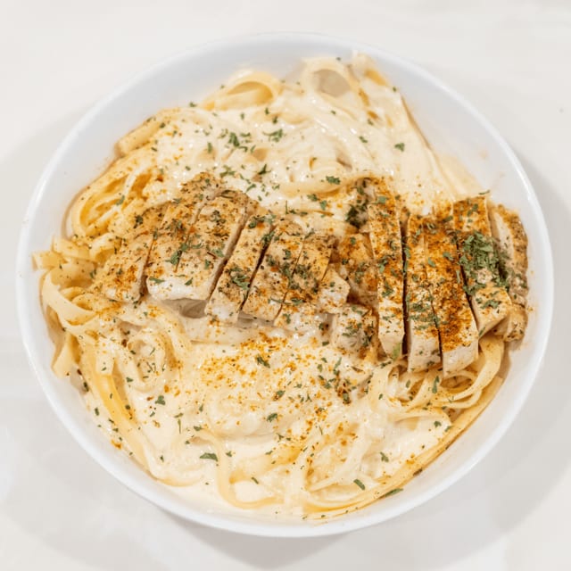 Fettuccine Alfredo / Cajun Alfredo.